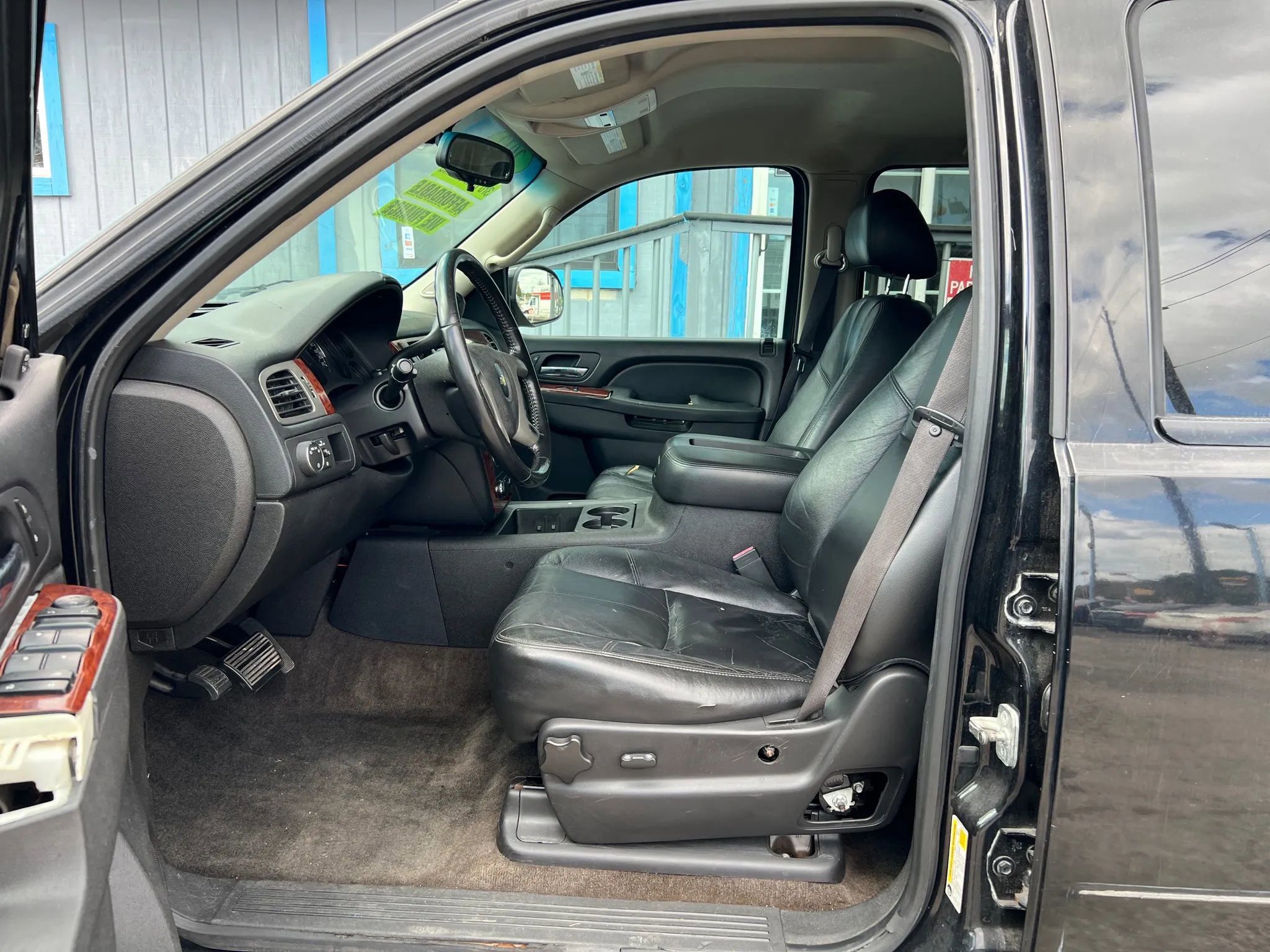 Used 2012 Chevrolet Suburban LT image 10