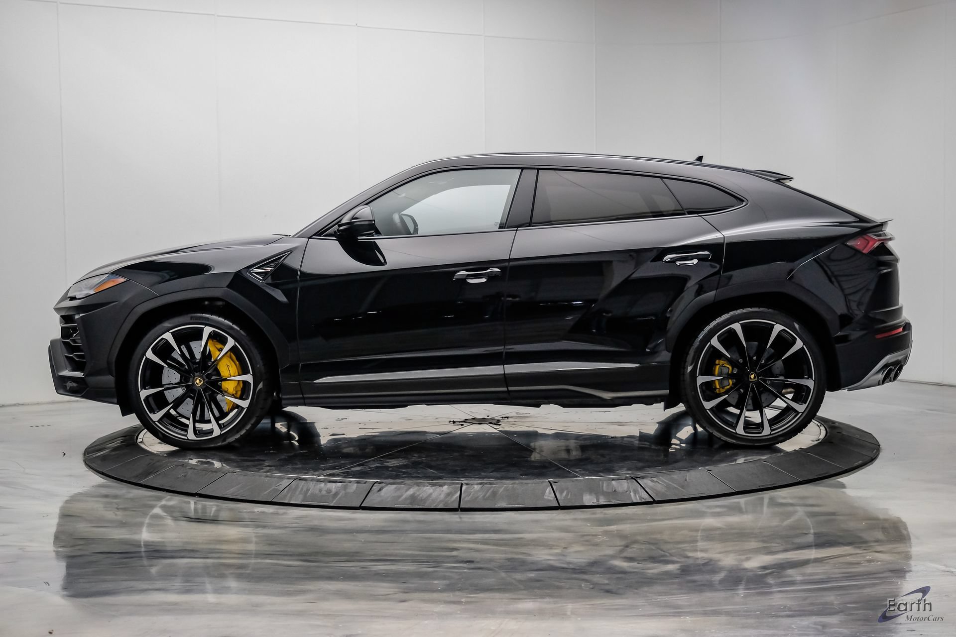 Used 2022 Lamborghini Urus AWD/4WD image 7