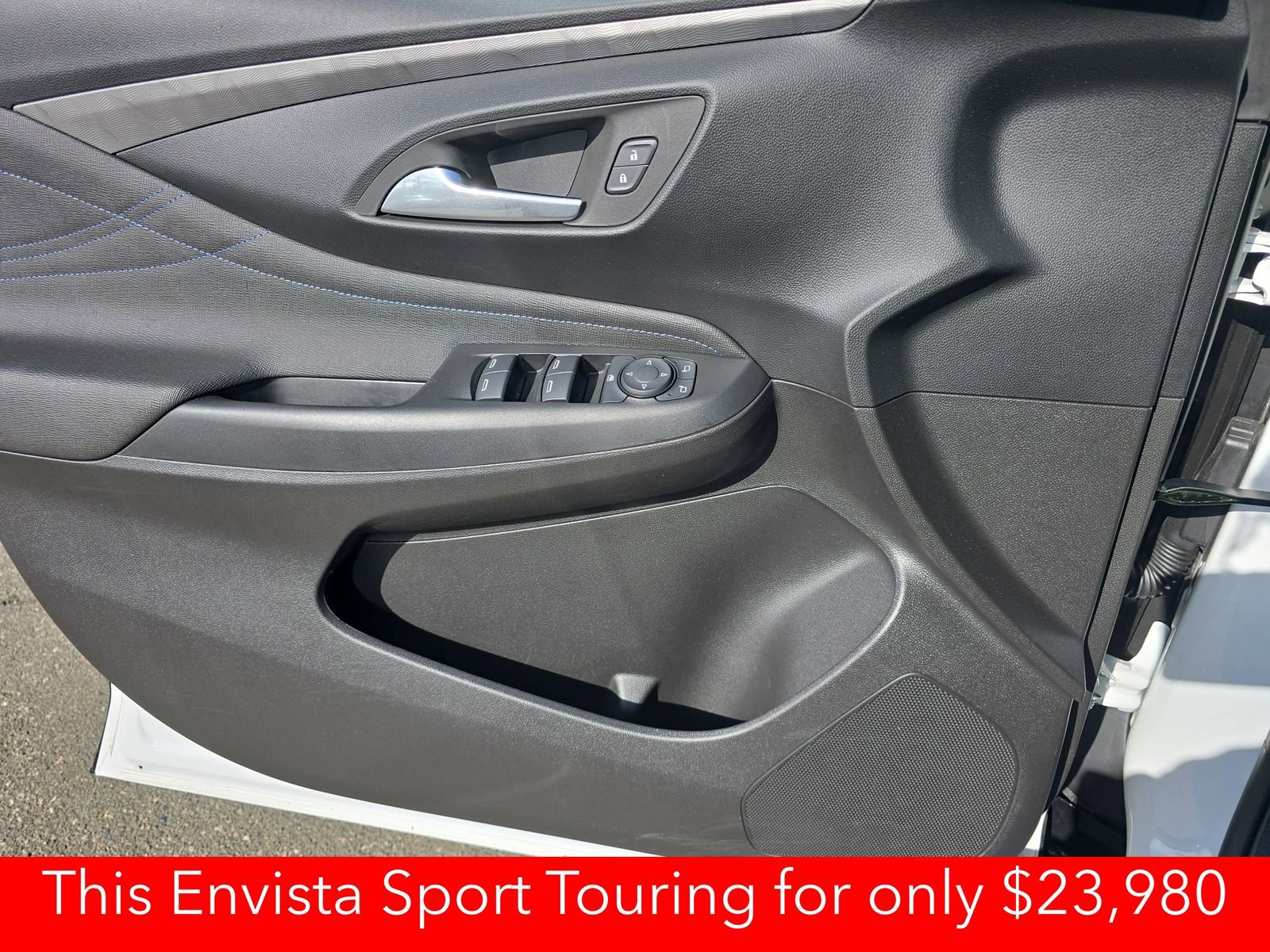 Used 2025 Buick Envista Sport Touring image 31