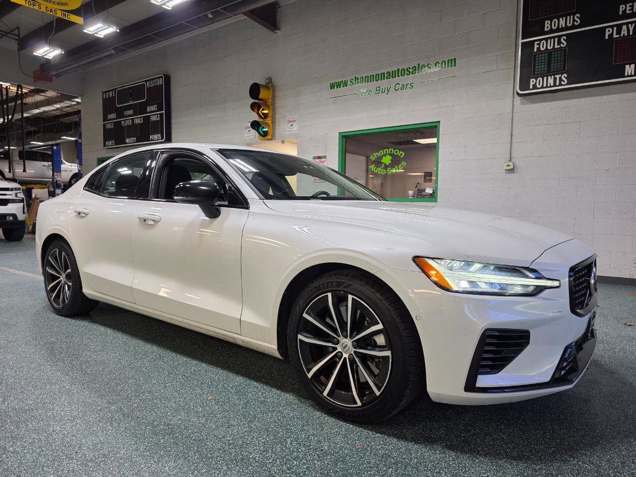 Used 2023 Volvo S60 T8 Plus AWD/4WD image 4