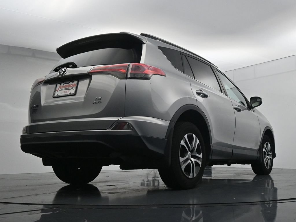 Used 2016 Toyota RAV4 LE AWD/4WD image 37