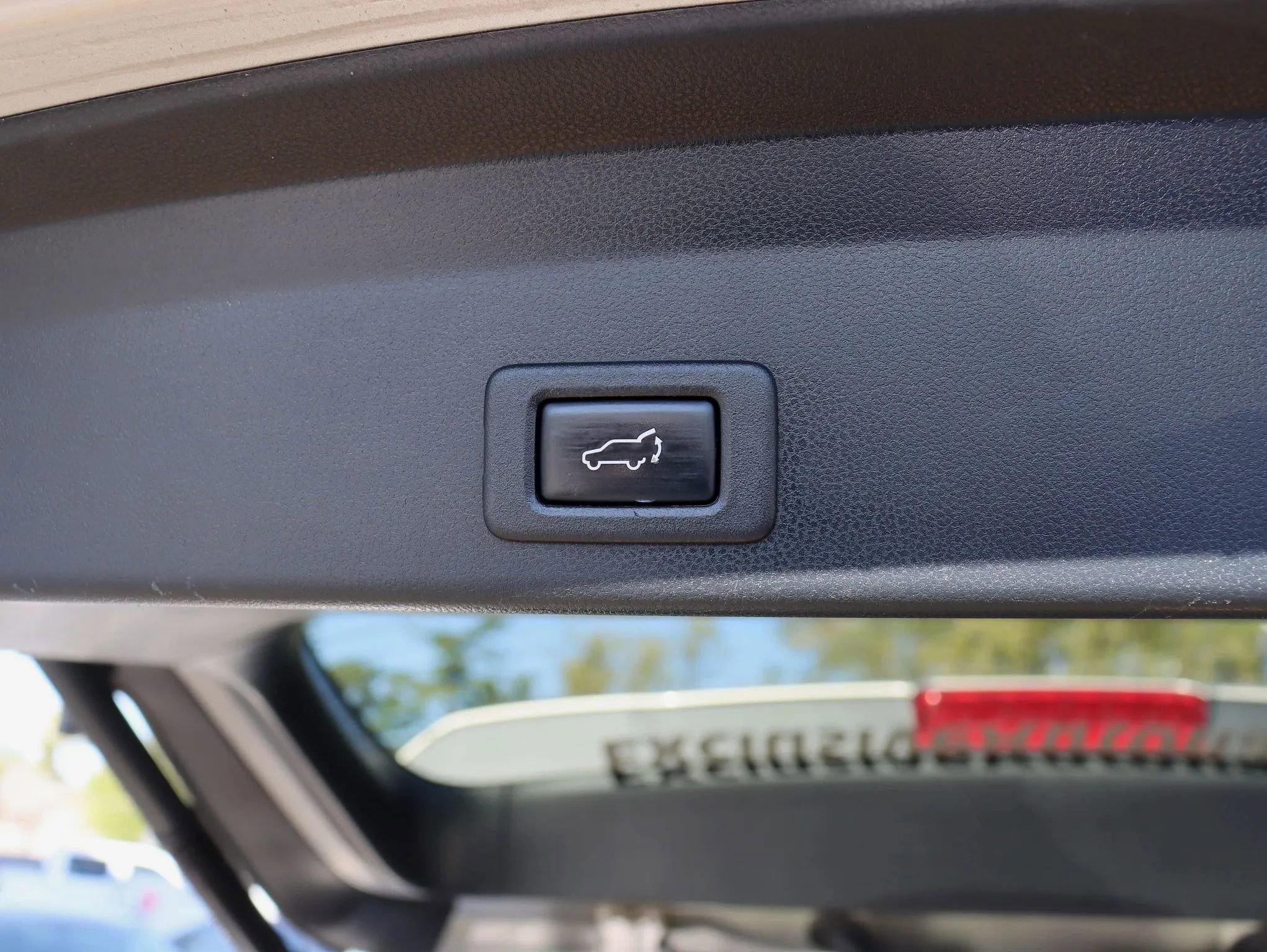 Used 2019 Subaru Ascent Limited image 43