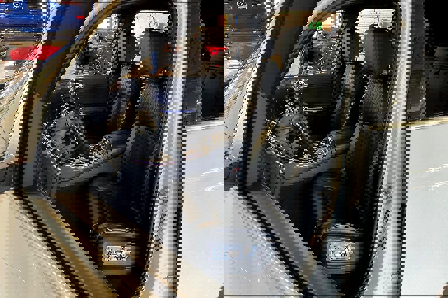 Used 2025 BMW X5 xDrive50e image 7