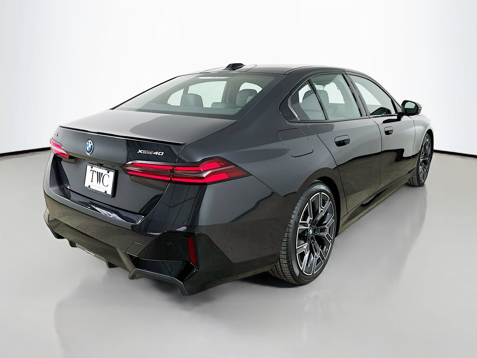 New 2027 BMW i5 xDrive40 w/ M Sport Package AWD/4WD image 5