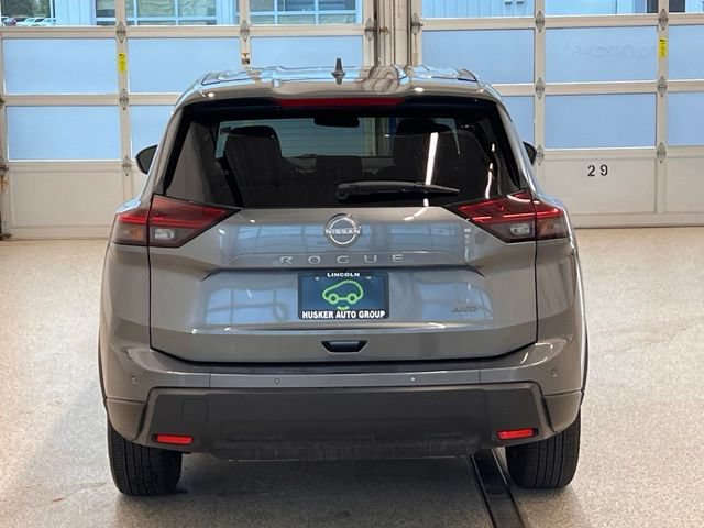 Used 2025 Nissan Rogue SV AWD/4WD image 6