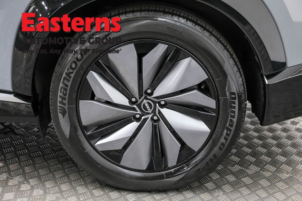 Used 2024 Nissan Ariya AWD image 32