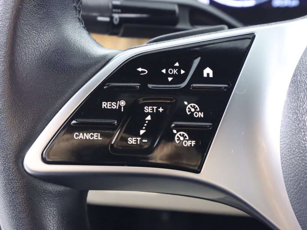 Used 2022 Mercedes-Benz C 300 Sedan image 12