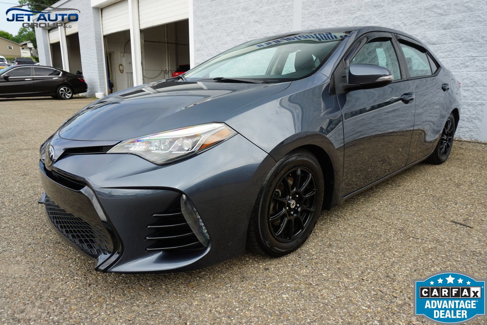 Used 2017 Toyota Corolla SE FWD image 3