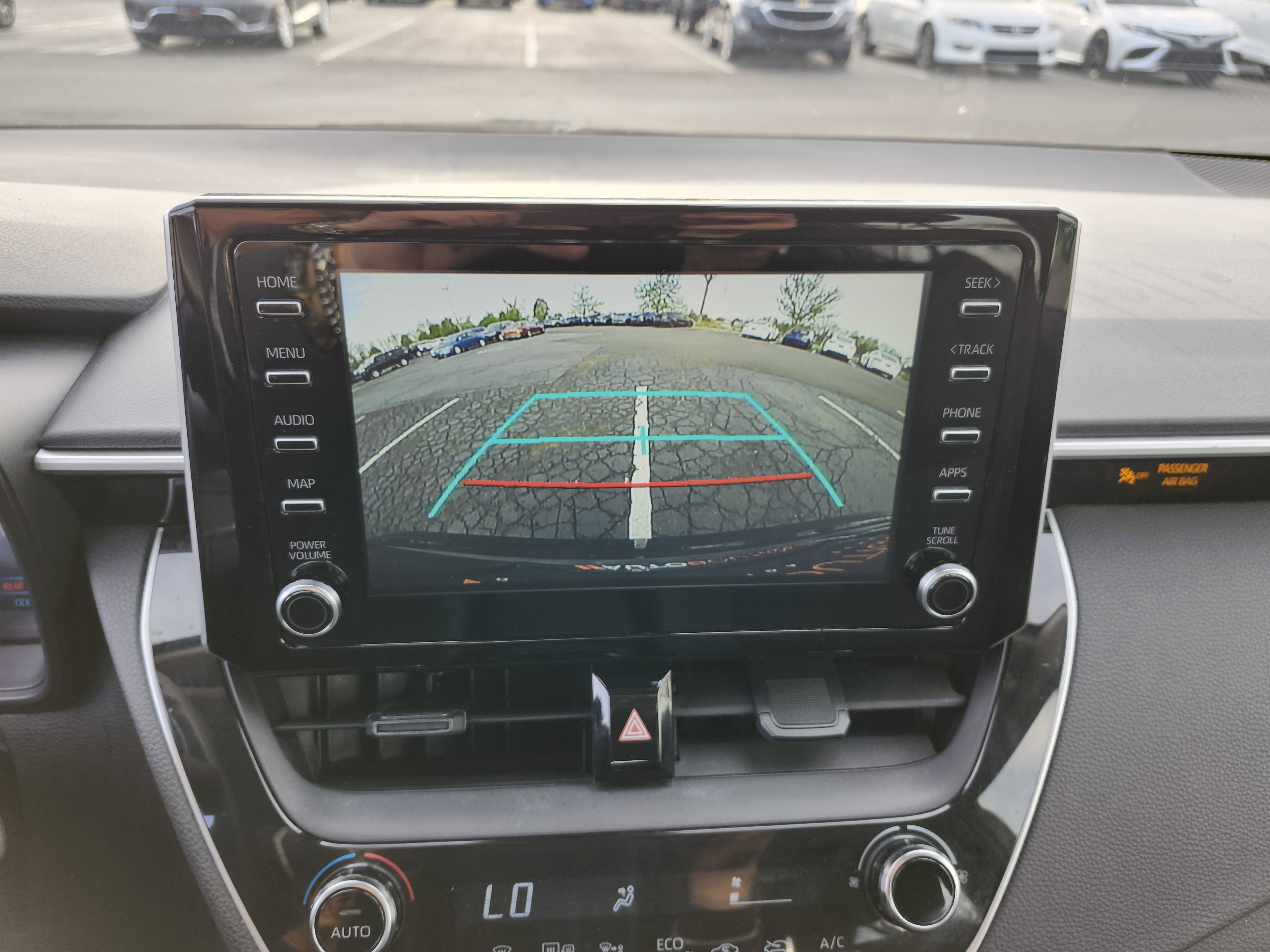 Used 2020 Toyota Corolla LE FWD image 2