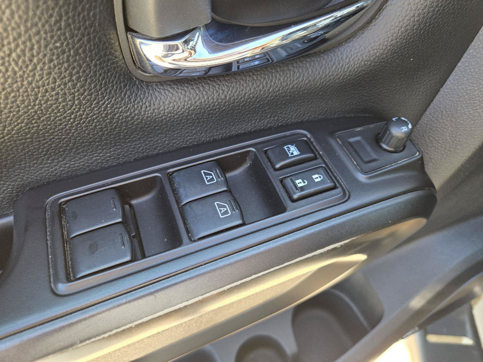 Used 2020 Nissan Titan PRO-4X w/ Pro-4x Utility Package AWD/4WD image 14