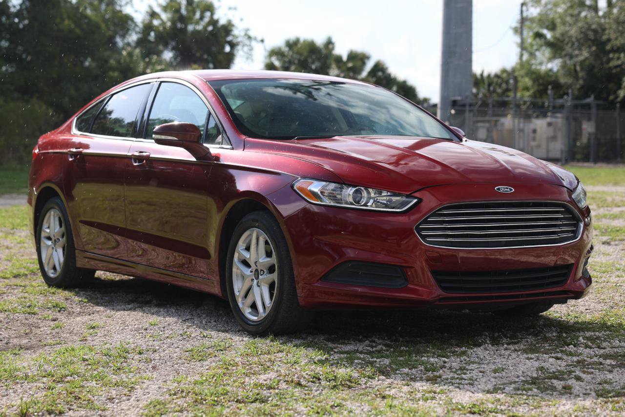 Used 2016 Ford Fusion SE FWD image 15