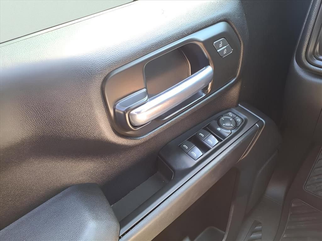 Used 2023 Chevrolet Silverado 1500 Custom image 10