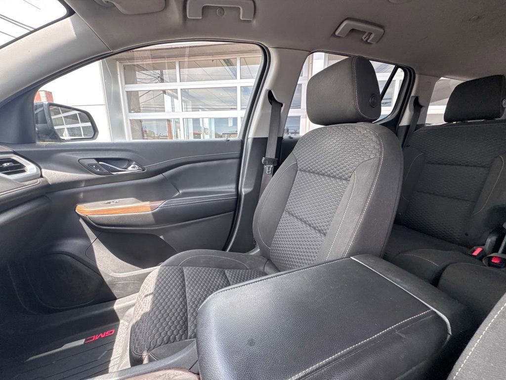 Used 2019 GMC Acadia SLE w/ LPO, Floor Liner Package AWD/4WD image 29