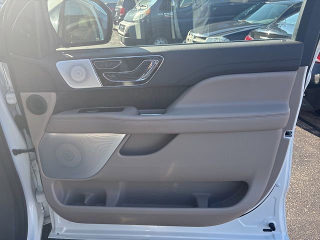 Certified 2024 Lincoln Navigator Reserve image 14