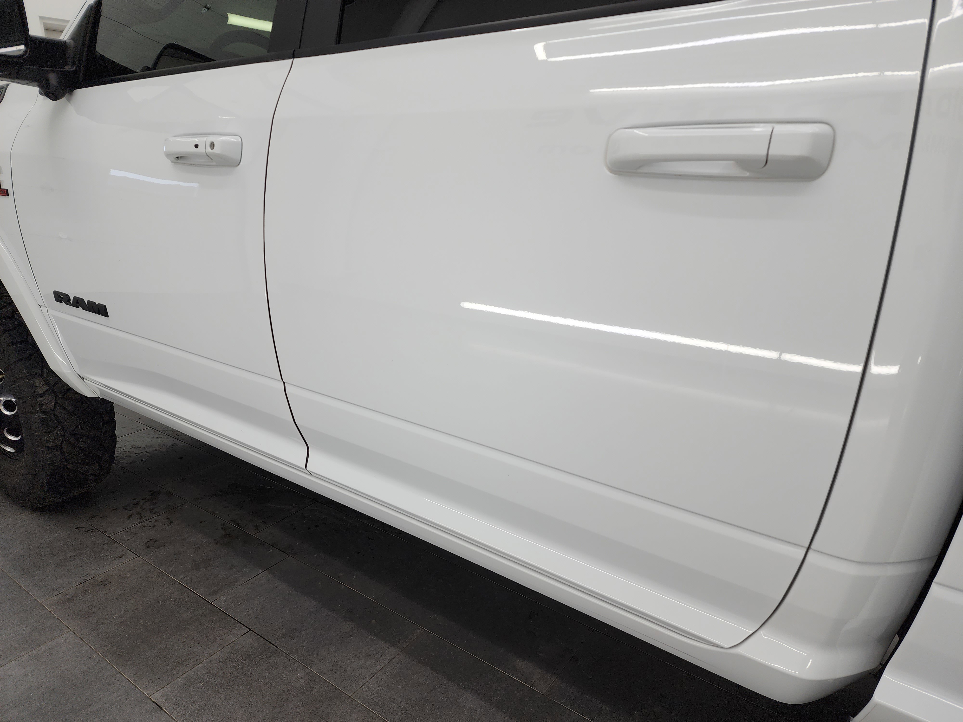 Used 2021 RAM 3500 Laramie w/ Night Edition image 37