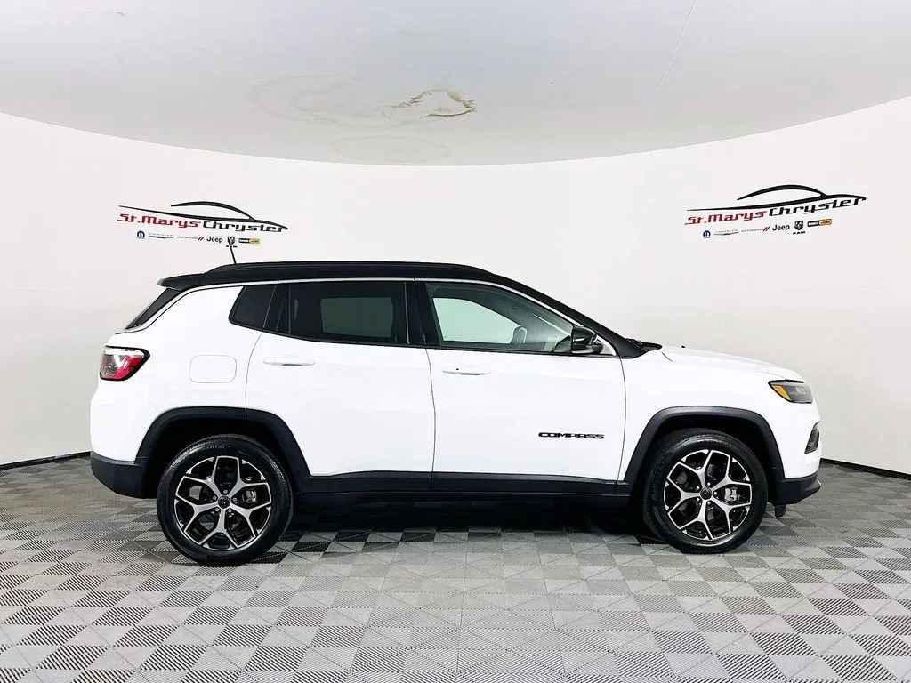 Used 2025 Jeep Compass Limited AWD/4WD image 9