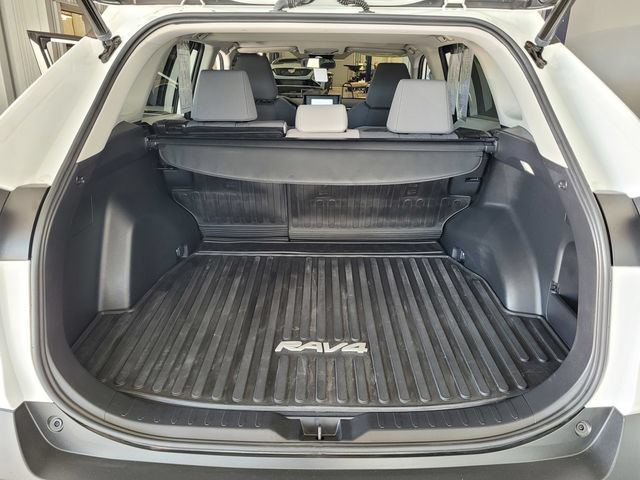 Used 2022 Toyota RAV4 XLE w/ Convenience Package FWD image 26