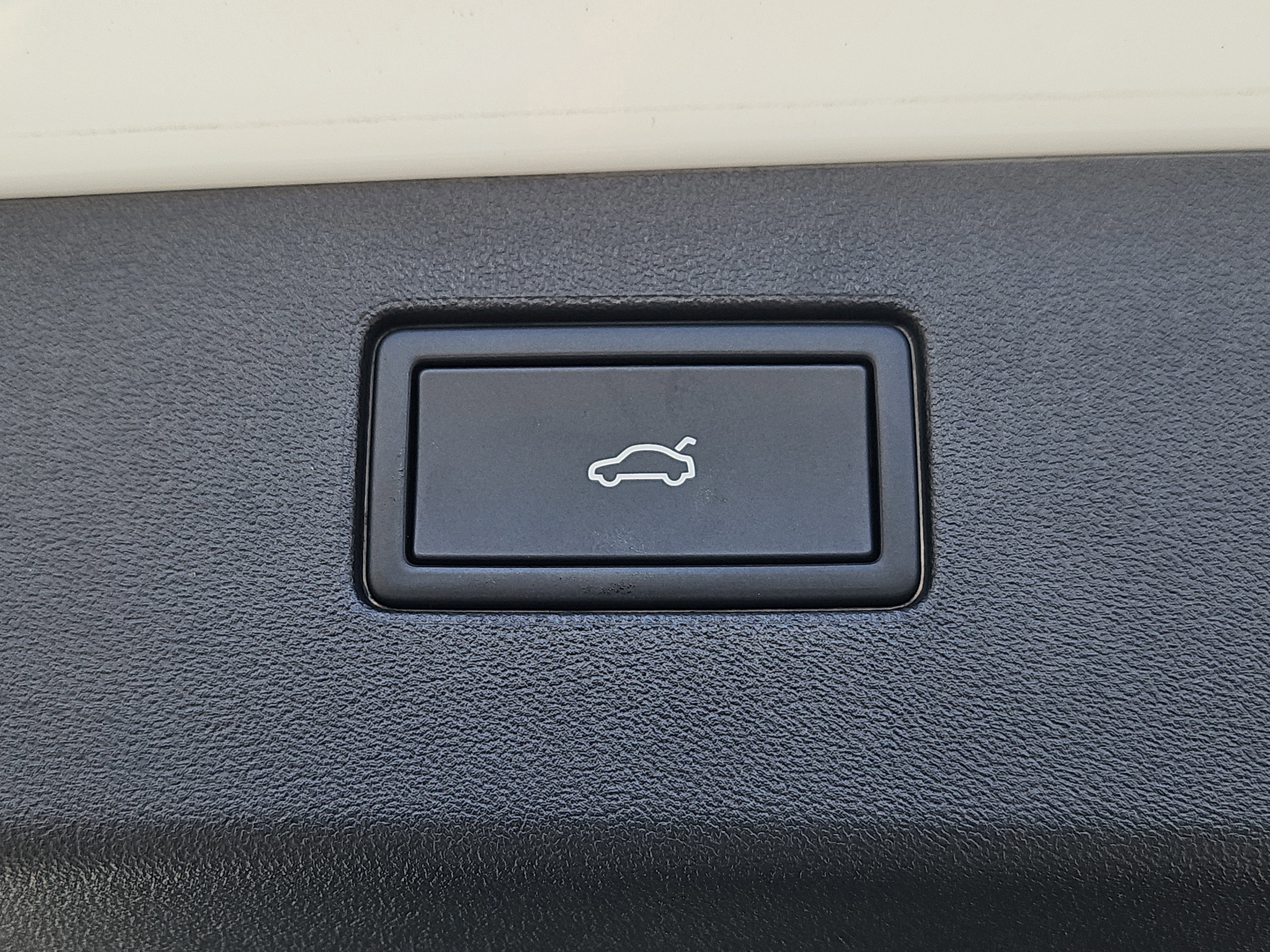 New 2026 Volkswagen Tiguan SEL R-Line image 15