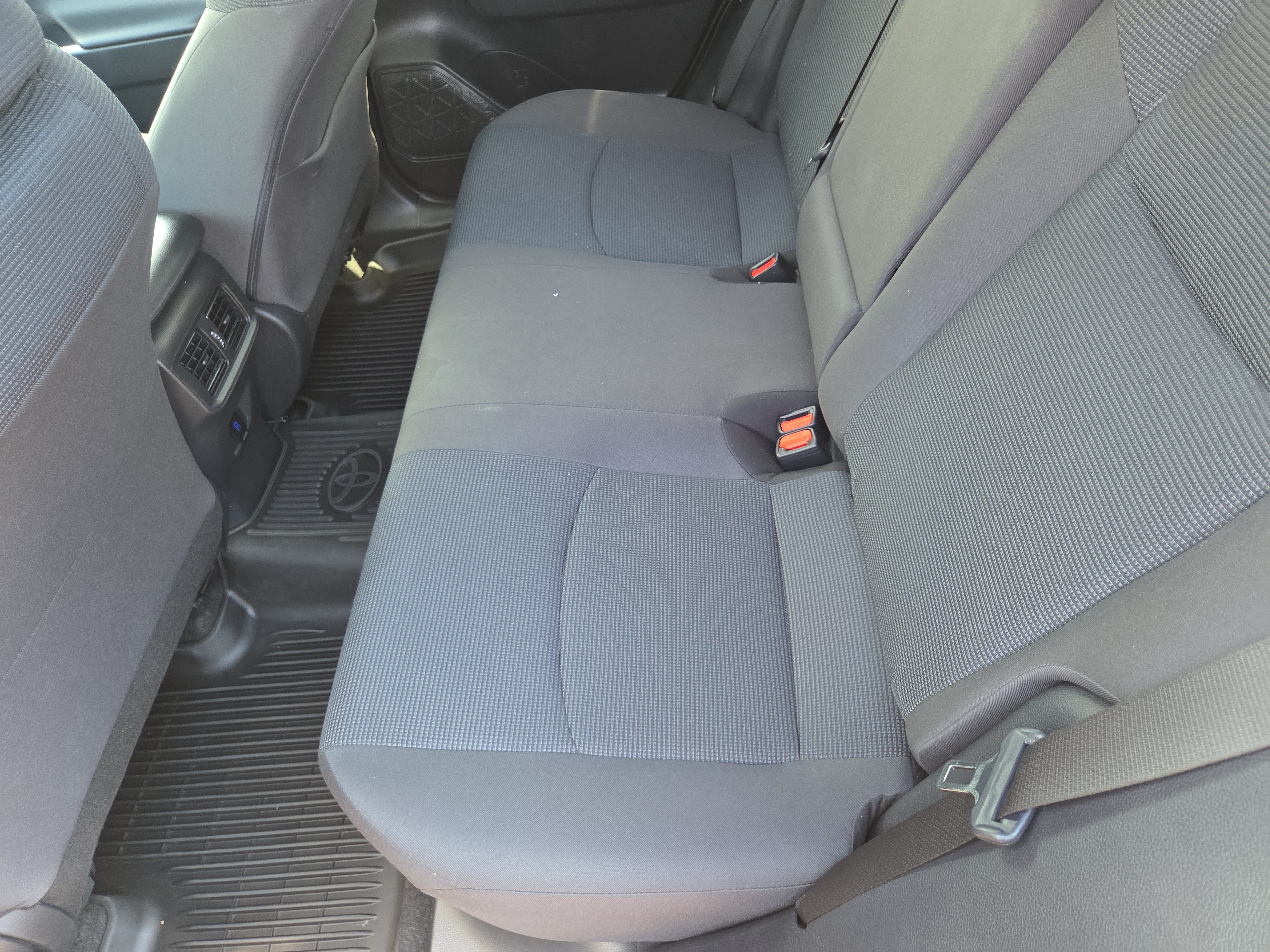 Certified 2023 Toyota RAV4 LE AWD/4WD image 22