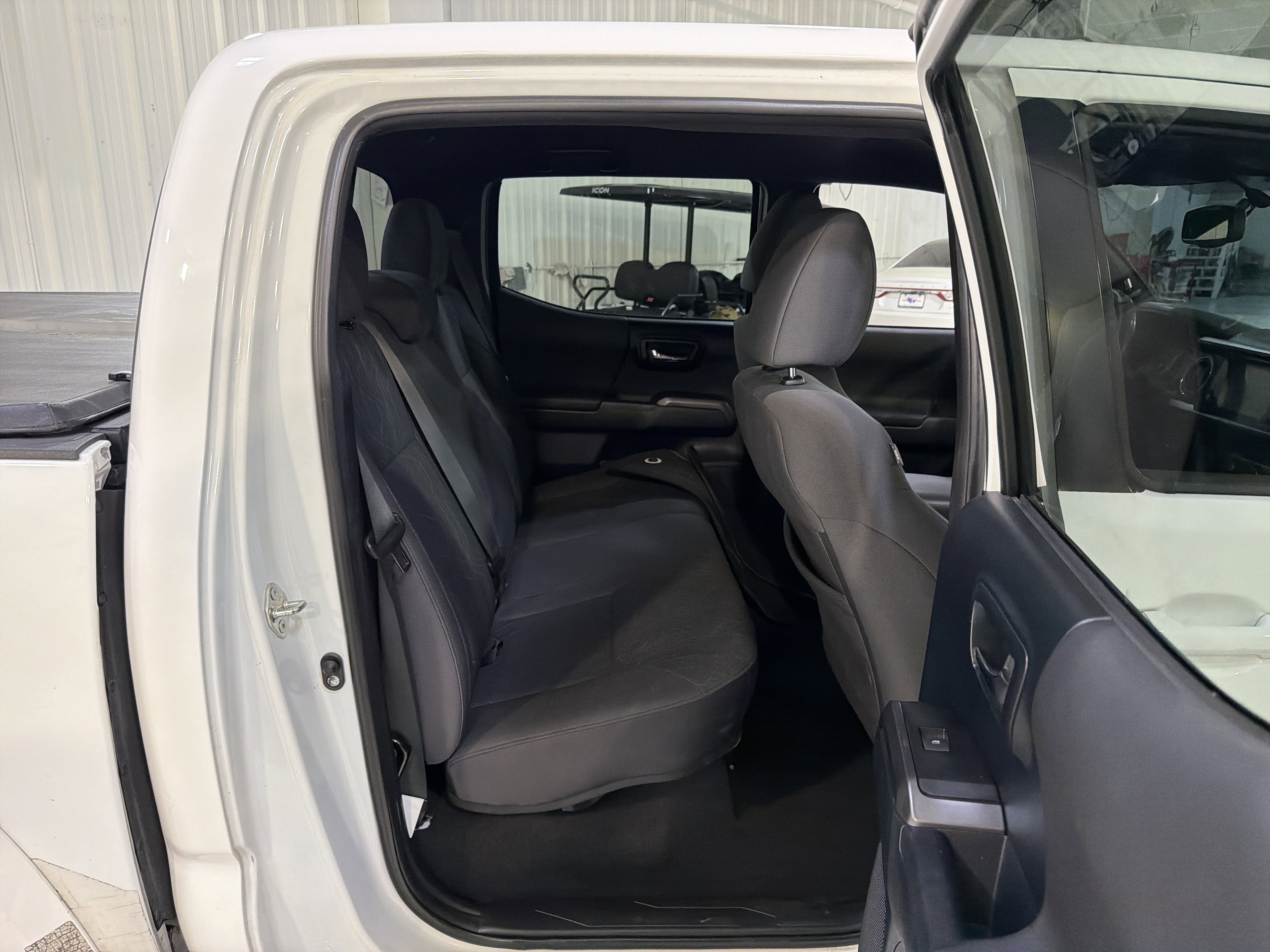 Used 2016 Toyota Tacoma TRD Sport w/ Towing Package image 12