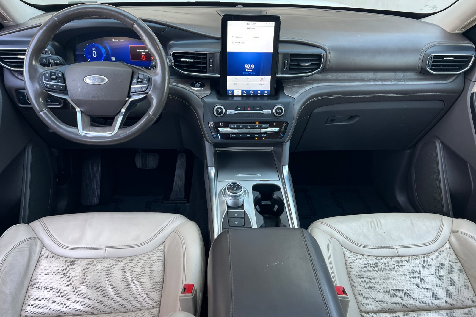 Used 2020 Ford Explorer Platinum w/ Premium Technology Package image 13