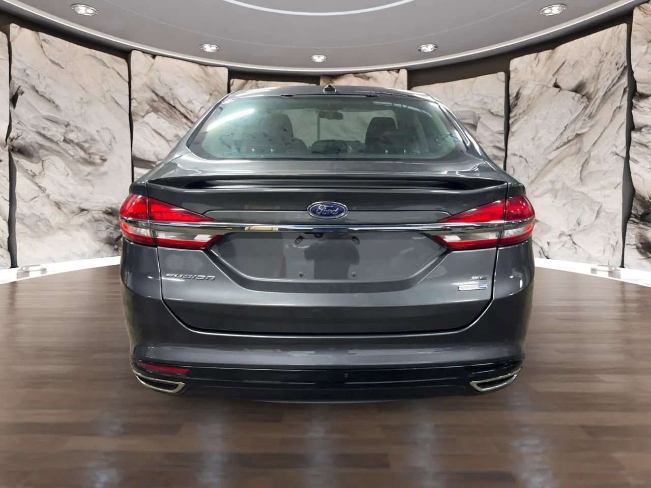 Used 2018 Ford Fusion SE w/ Equipment Group 201A image 3