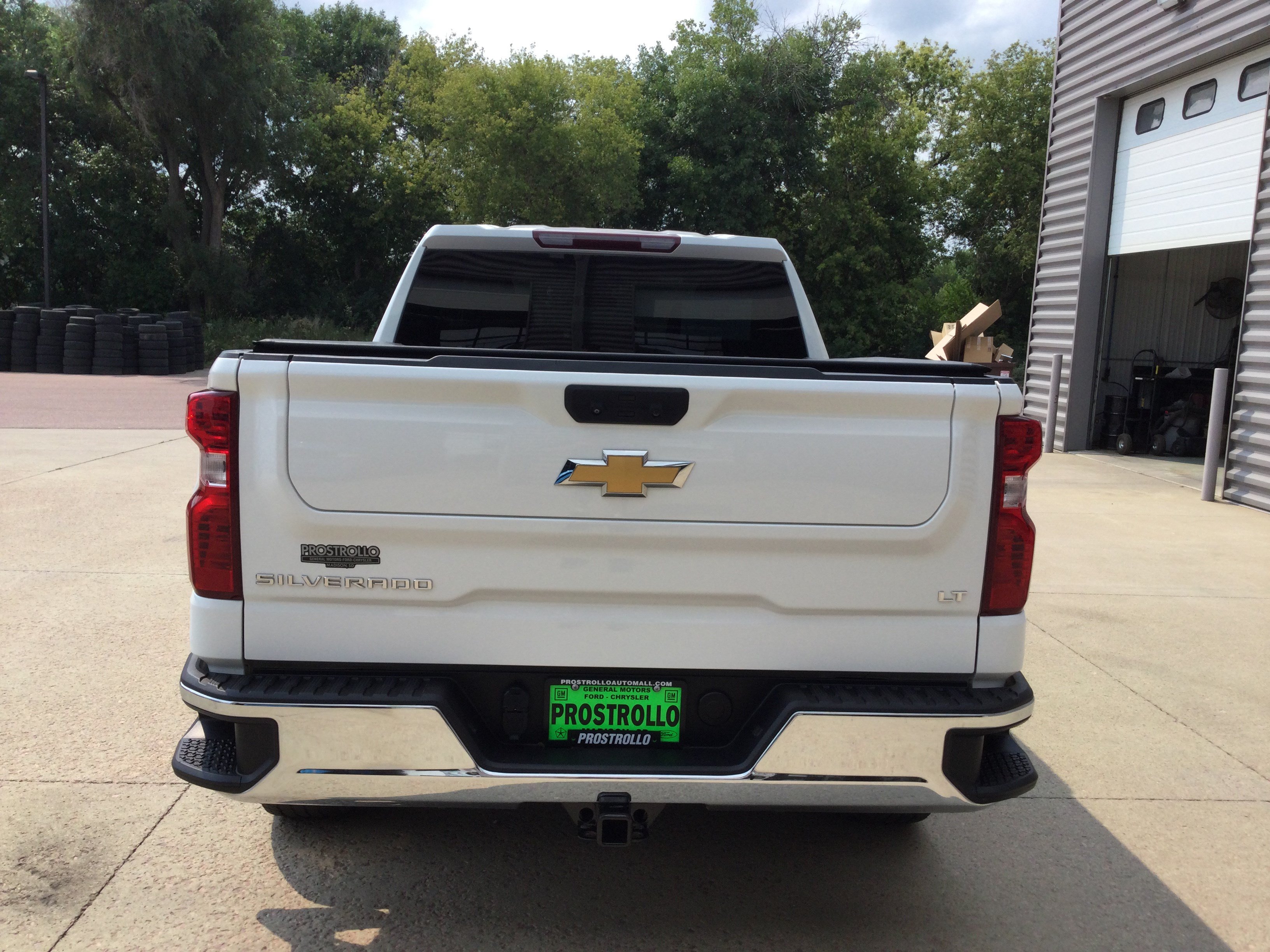Used 2022 Chevrolet Silverado 1500 LT AWD/4WD image 4