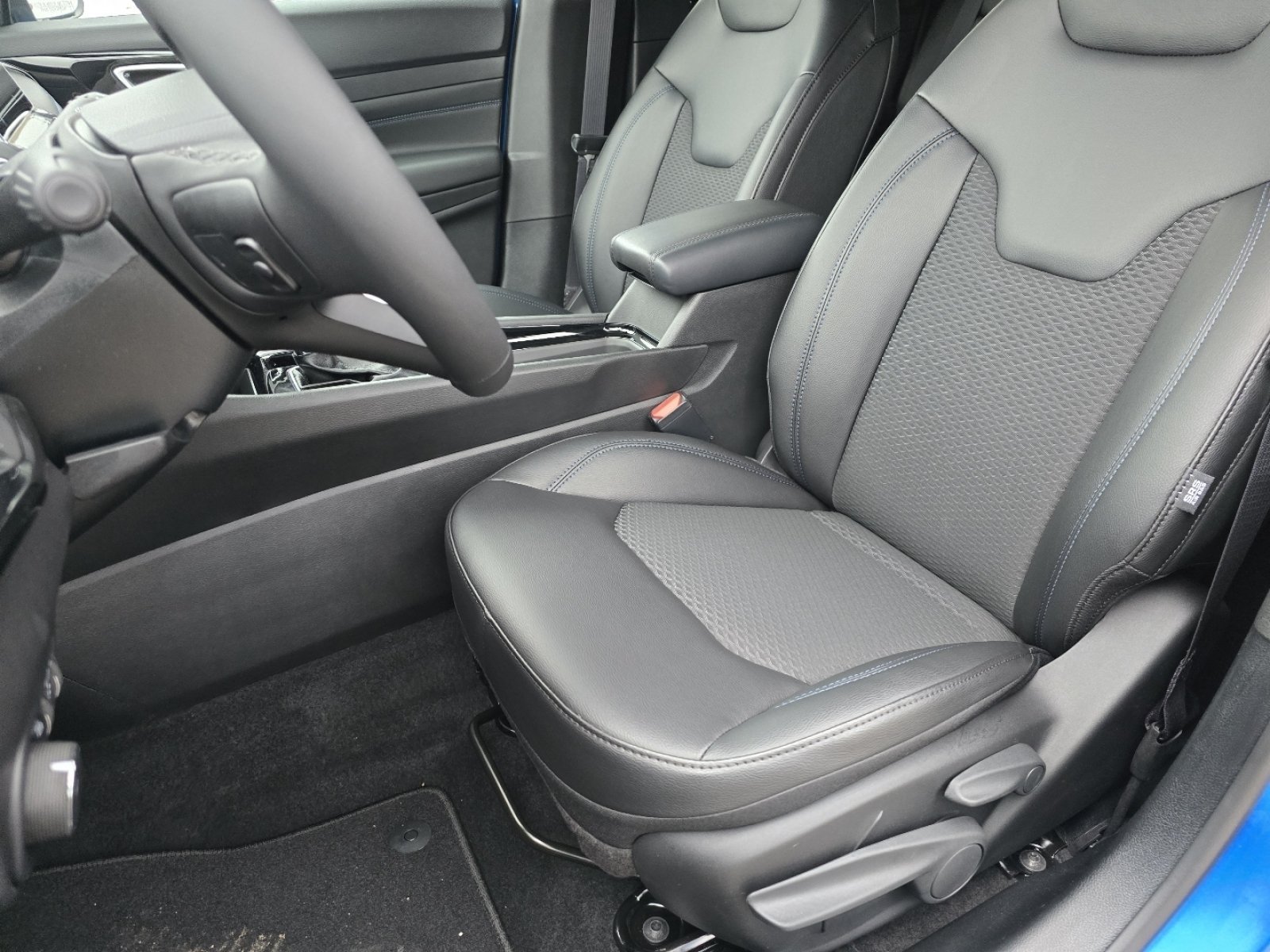 New 2026 Jeep Compass Latitude AWD/4WD image 14