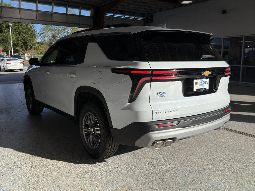 New 2026 Chevrolet Traverse LT w/ LPO, Floor Liner Package image 5
