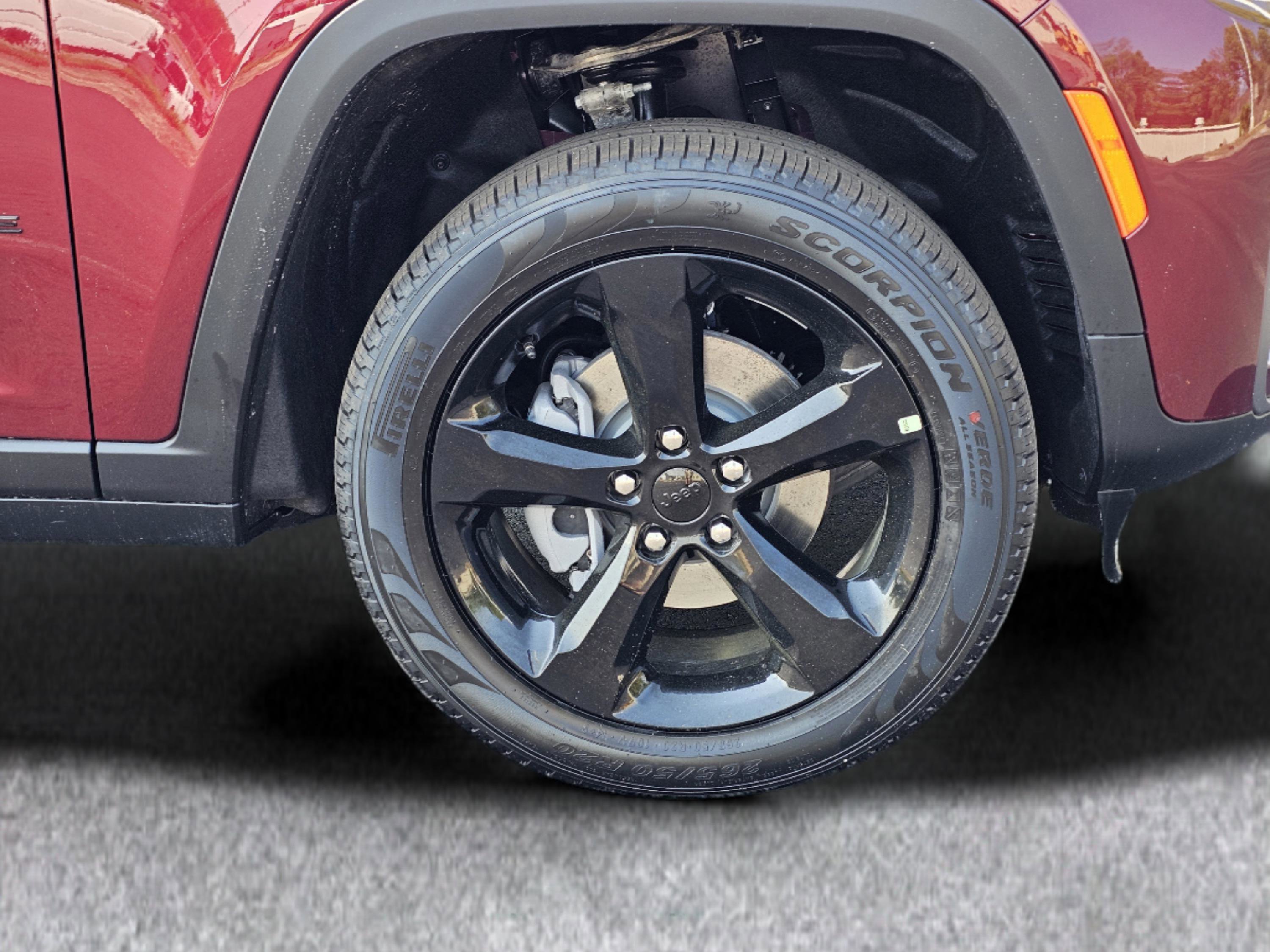 New 2026 Jeep Grand Cherokee Limited w/ Limited Altitude Package image 6