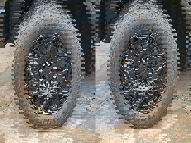 New 2026 GMC Hummer EV 4x4 Crew Cab image 6