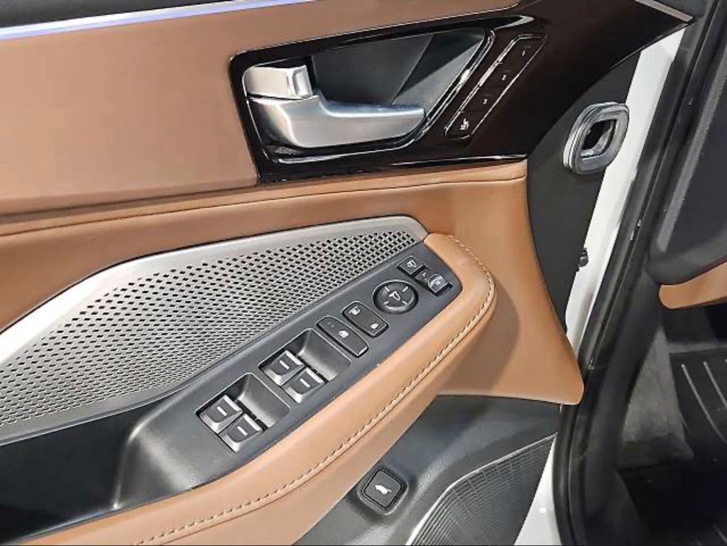Used 2024 Acura MDX w/ Technology Package AWD/4WD image 4