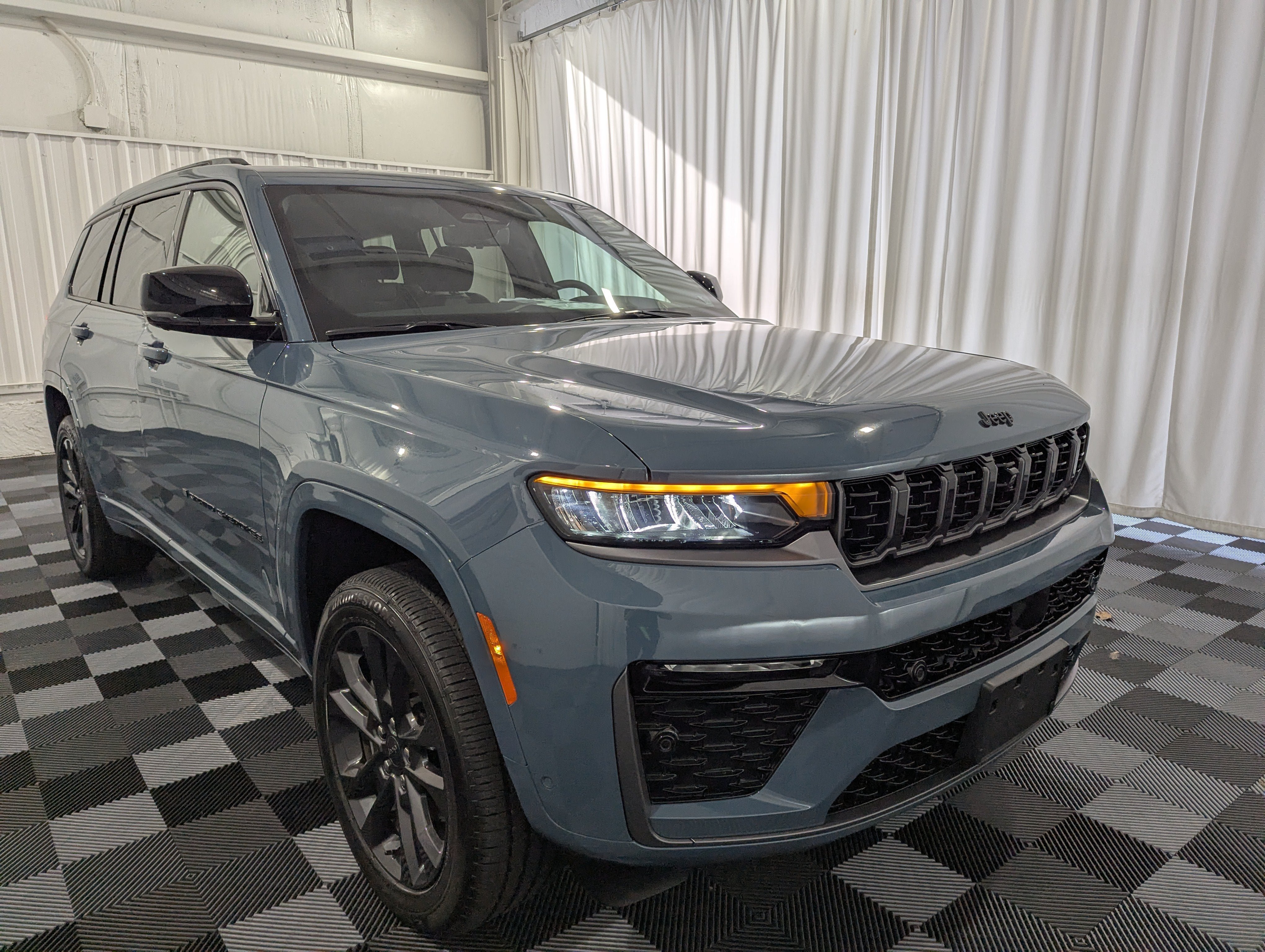 Used 2026 Jeep Grand Cherokee L Limited AWD/4WD image 5