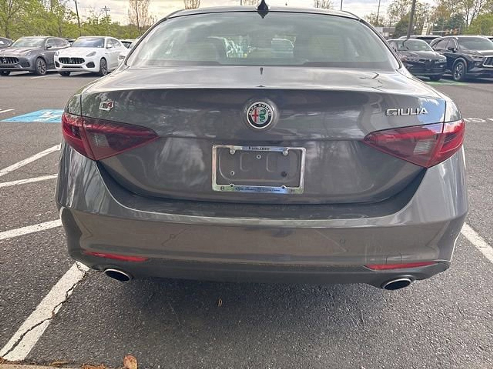 Used 2023 Alfa Romeo Giulia AWD w/ Quick Order Package 22X Lusso image 5