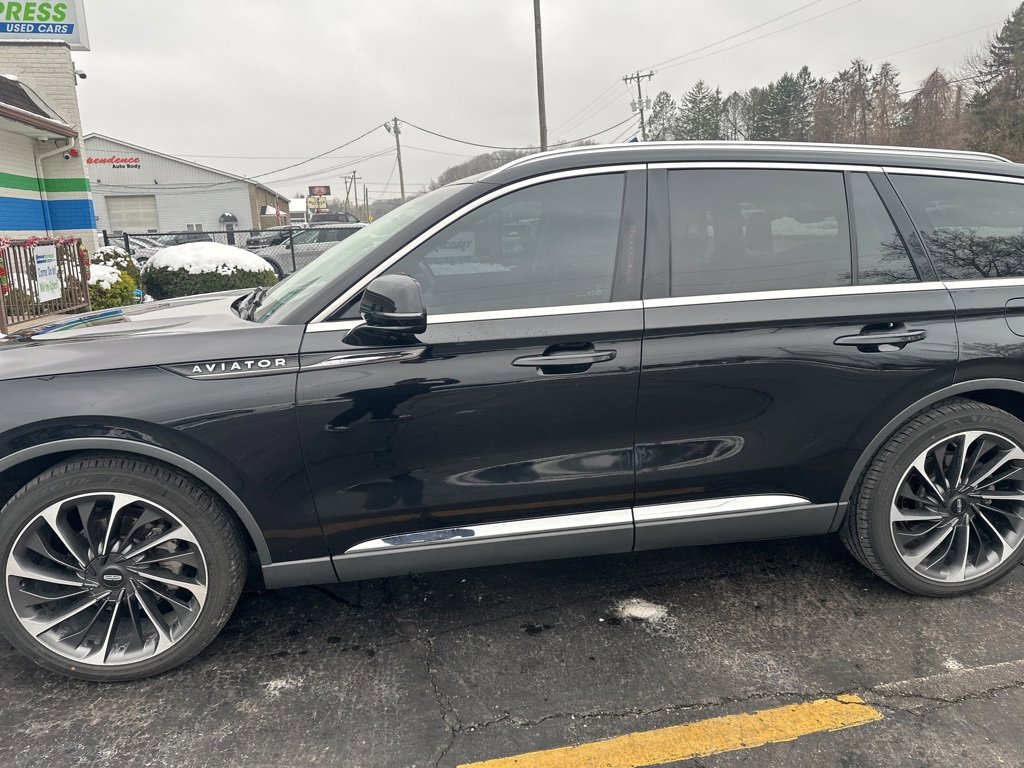 Used 2020 Lincoln Aviator Reserve w/ Equipment Group 202A image 2