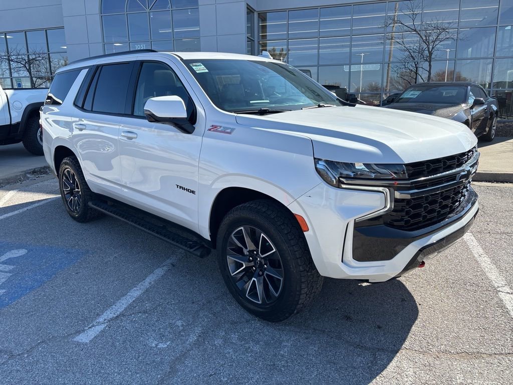 Used 2022 Chevrolet Tahoe Z71 w/ Luxury Package AWD/4WD image 6
