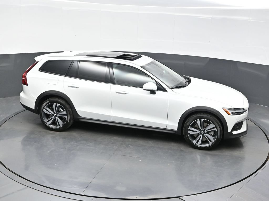 New 2026 Volvo V60 B5 Cross Country Plus w/ Protection Package Premier AWD/4WD image 35