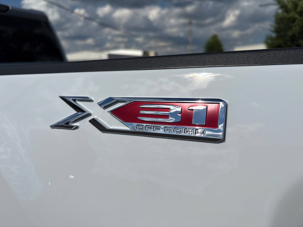New 2026 GMC Sierra 2500 SLE w/ SLE Value Package; AWD/4WD image 11
