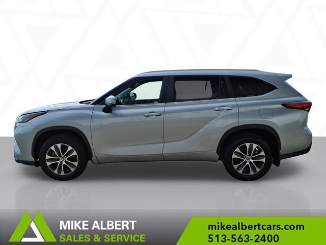 Used 2023 Toyota Highlander XLE image 4