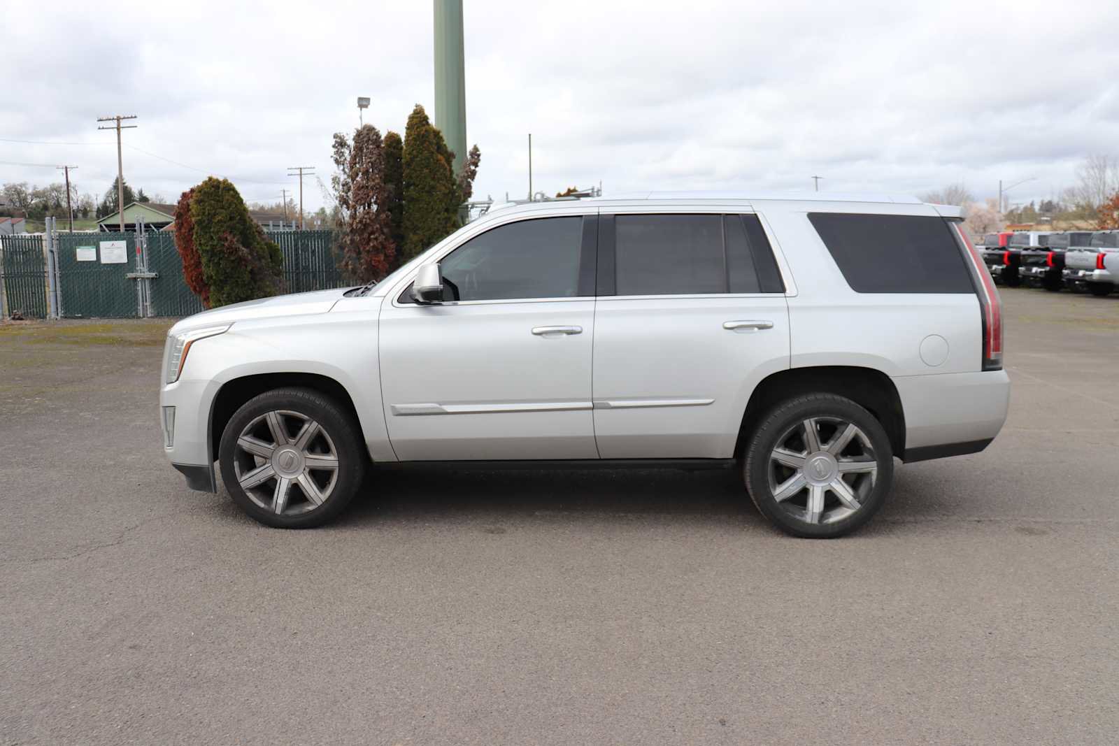 Used 2016 Cadillac Escalade Luxury image 8