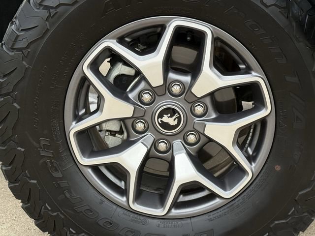 Used 2024 Ford Bronco Badlands image 11