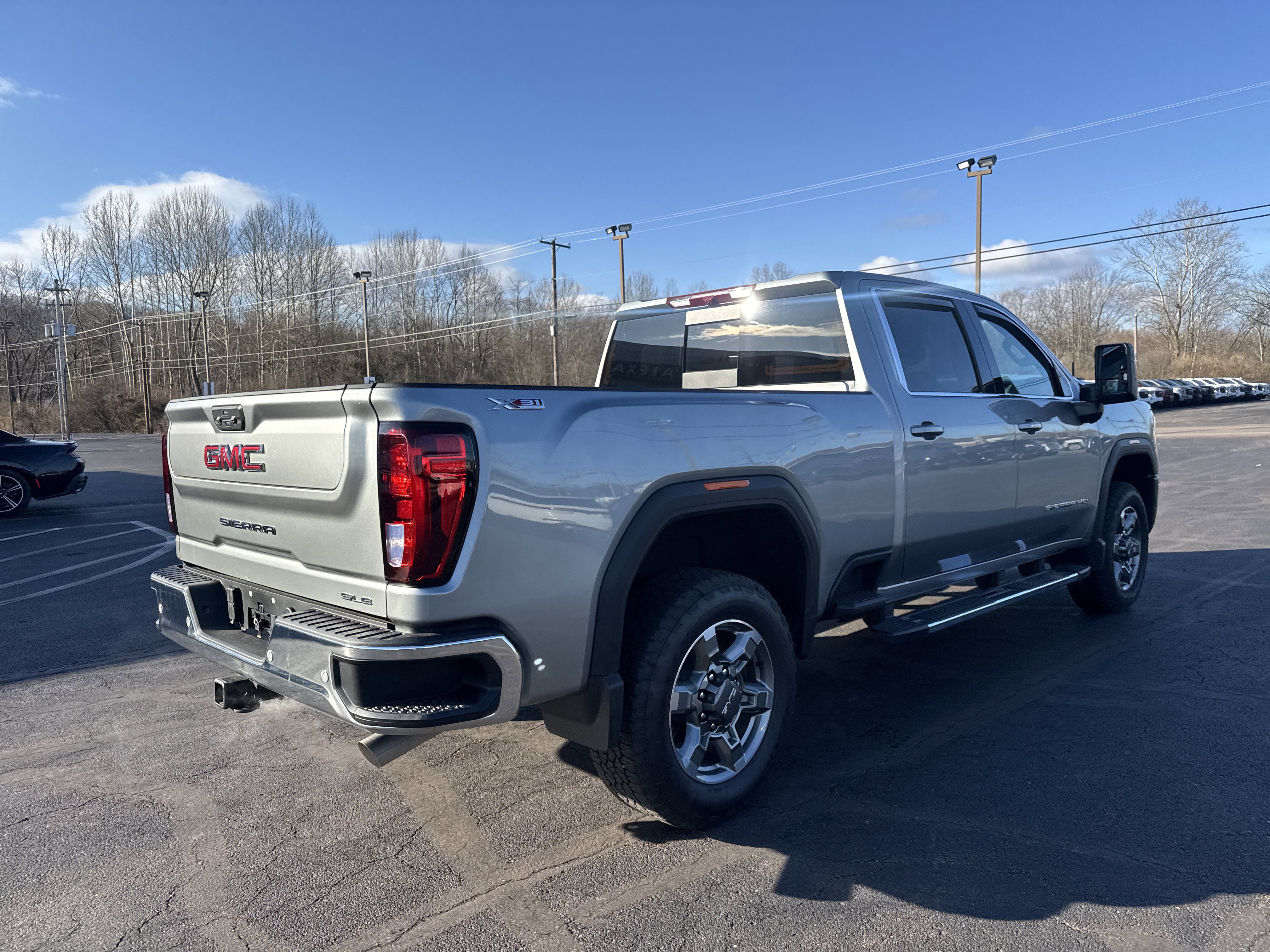 Used 2025 GMC Sierra 2500 SLE w/ SLE Value Package; AWD/4WD image 3