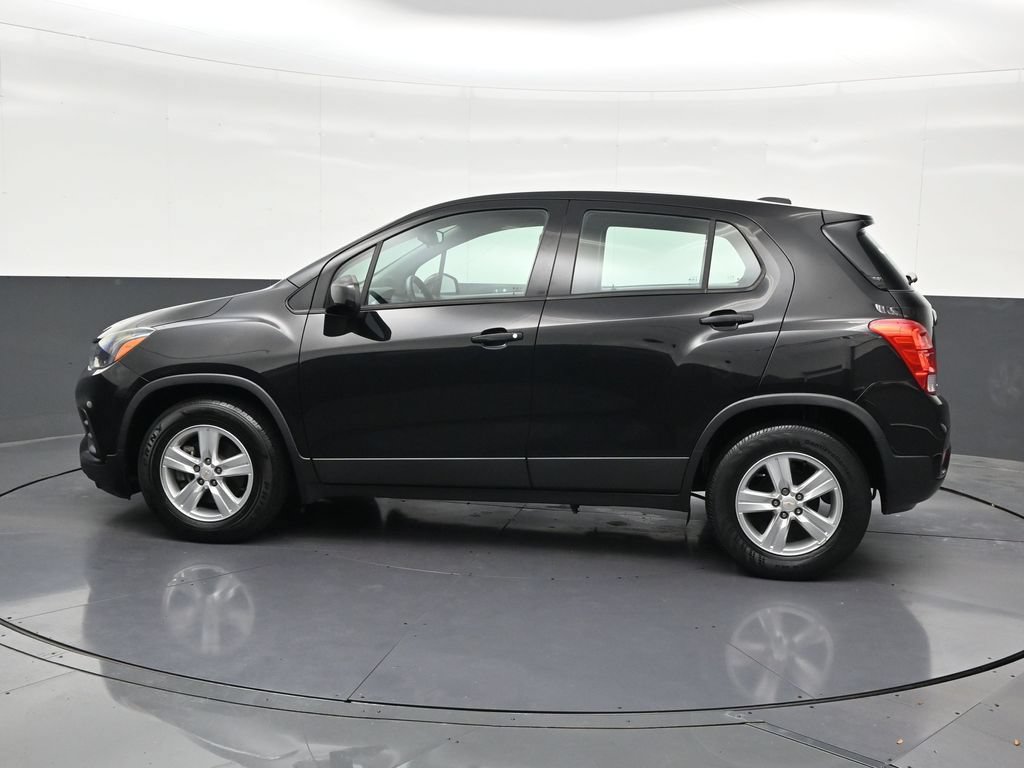 Used 2021 Chevrolet Trax LS FWD image 2