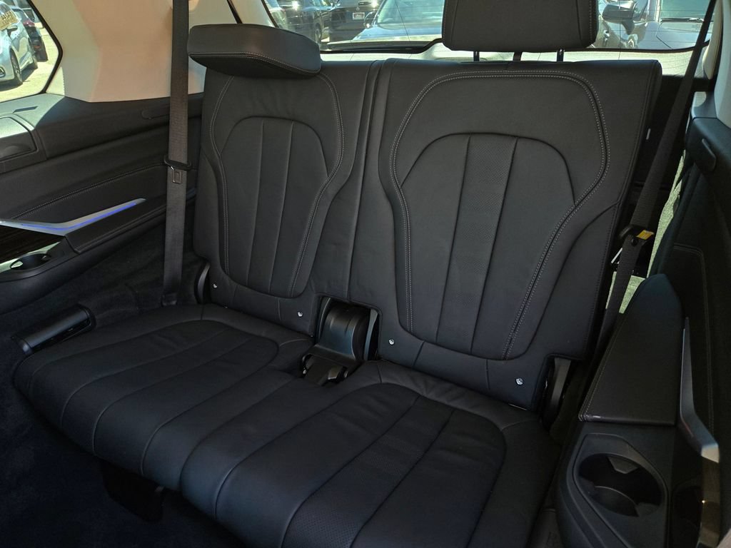 Used 2021 BMW X7 xDrive40i AWD/4WD image 15
