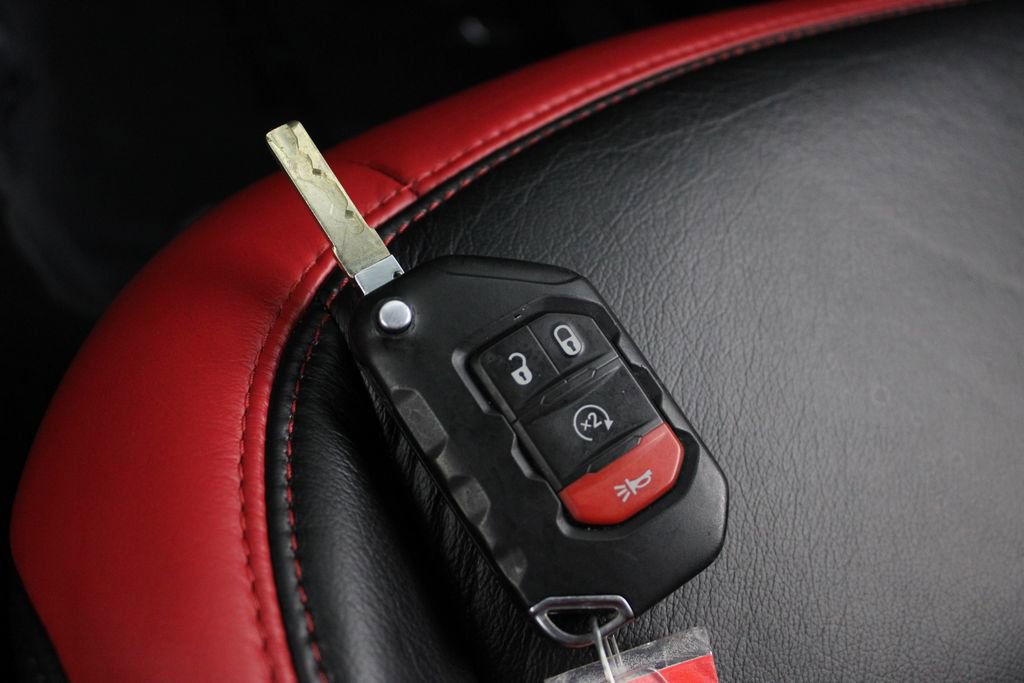 Used 2024 Jeep Gladiator Rubicon w/ Technology Group image 29