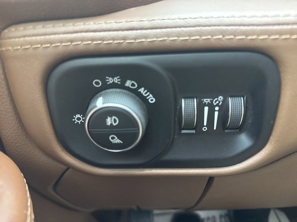 Used 2021 RAM 2500 Limited image 32