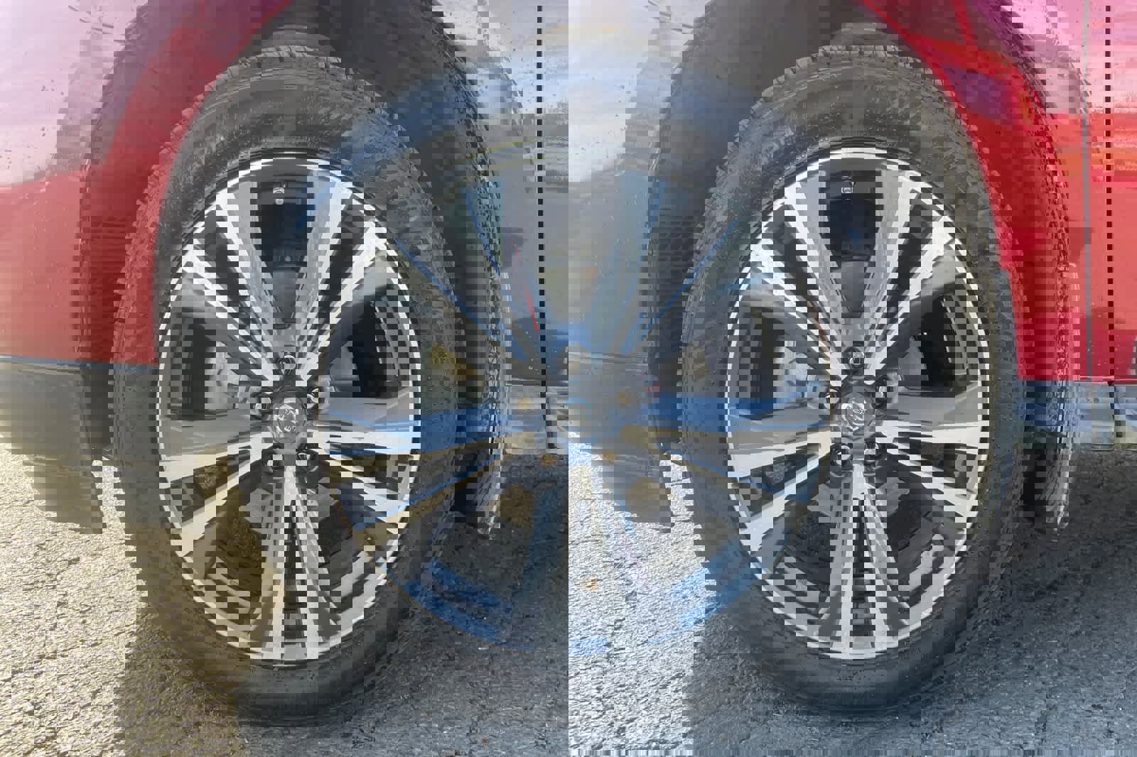 Used 2017 Nissan Pathfinder Platinum image 11