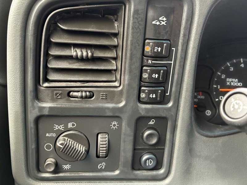 Used 2007 GMC Sierra 3500 SLE w/ Heavy-Duty Power Package image 12