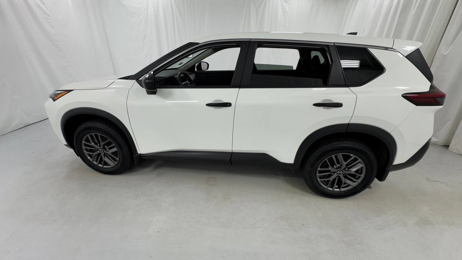 Certified 2023 Nissan Rogue S AWD/4WD image 6