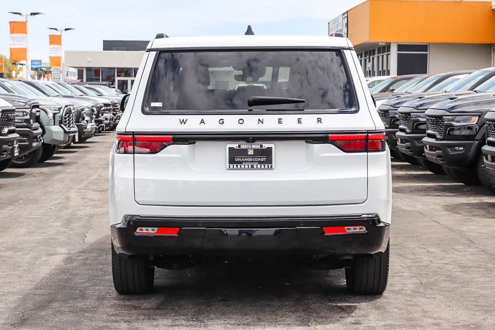 Used 2025 Jeep Wagoneer Series II w/ Premium Group I AWD/4WD image 5